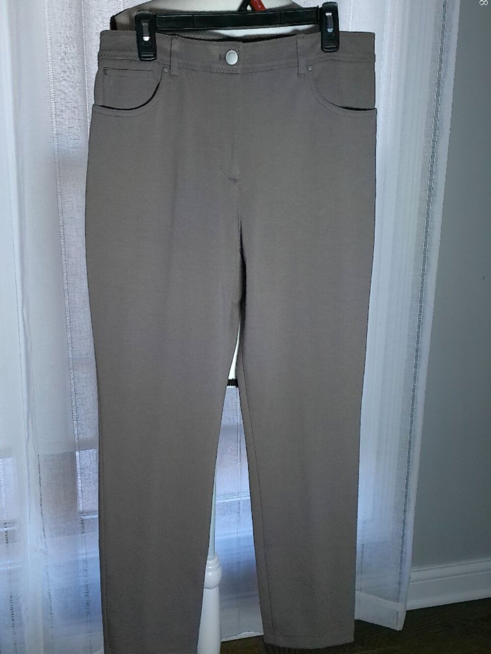CHICO'S So Slimming Jeans Girlfriend 5 Pocket Stretch Ankle Taupe 1.5